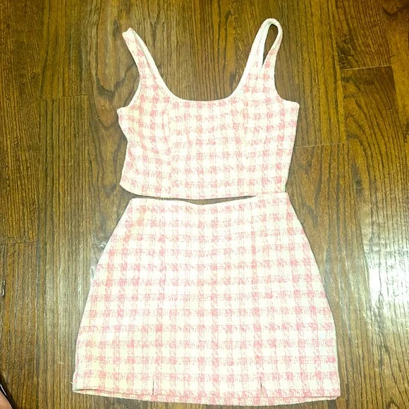 ASOS size 4 pink and white skirt and top set - Picture 3 of 6